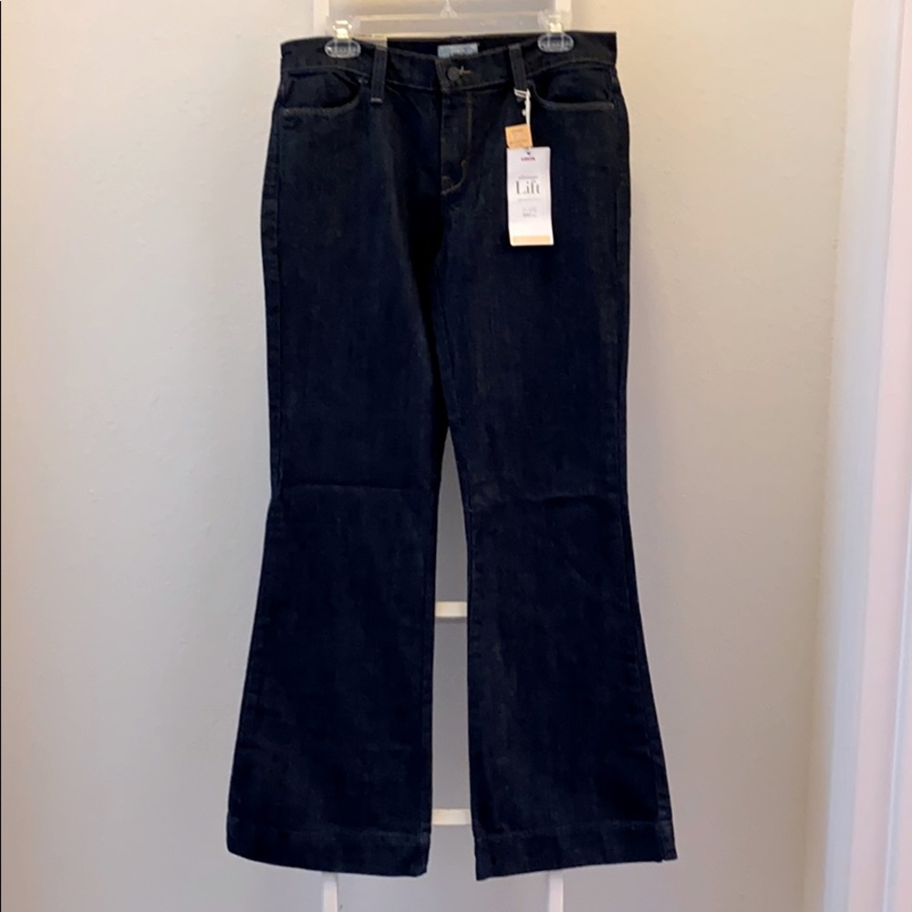 NWT Levi’s ultimate Lift FLARE 544